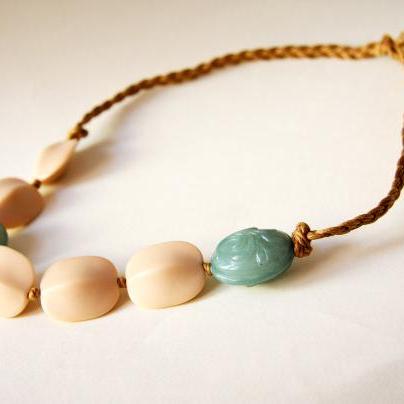 Peach And Jade Vintage Lucine Necklace - Pink..